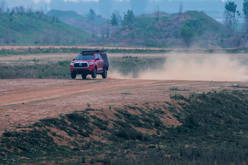 開著二炮去宿營什么感受？