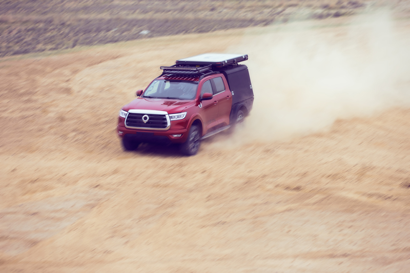 開著二炮去宿營什么感受？