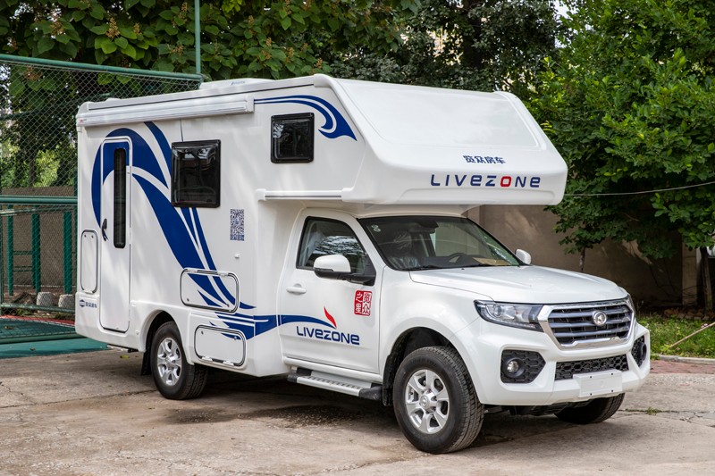 大床、大客廳得房車，四驅(qū)、動(dòng)力好