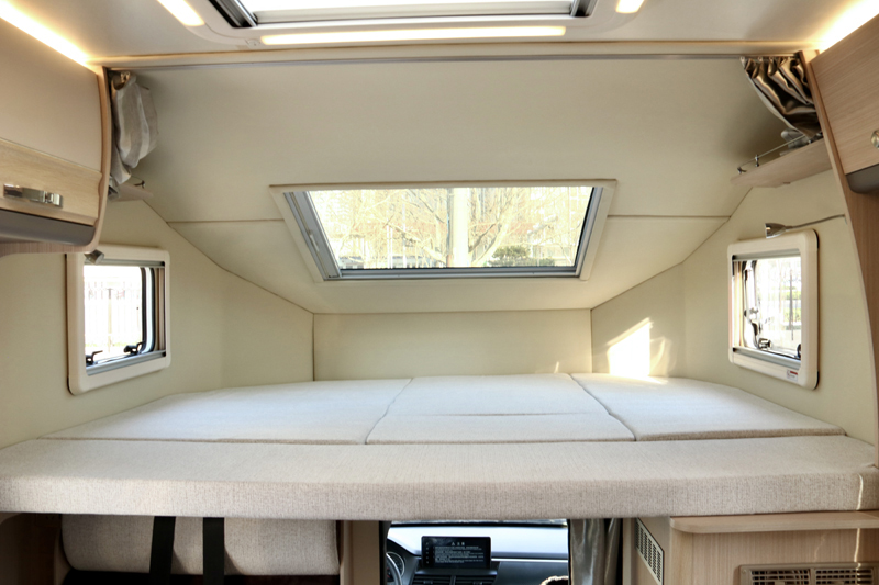 一家四口出行，這款房車非常合適