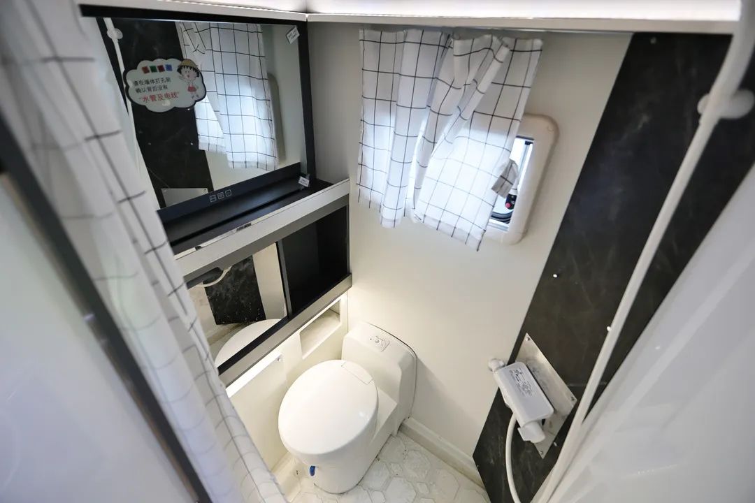 想買輛房車環游中國，該選B型還是C型？