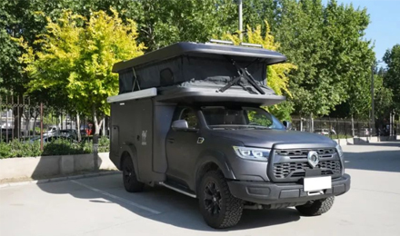 2.0T+四驅(qū)，高僅2.2米，能入地庫，這款硬核升頂房車你愛了嗎？